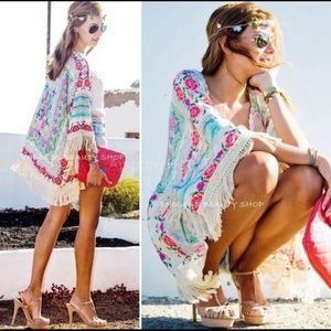 🎀Beautiful Sheer Floral Kimono 🌸
